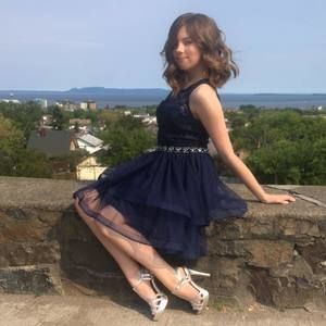 Meet your Posher, Crystal